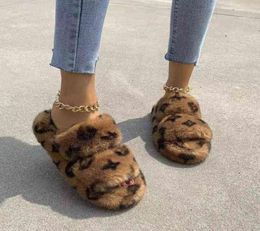 Femmes Hiver Indoor Home Slippers House Full Ry Soft Y Soft Flash Flats Talon non glissant Luxury Designer Chaussures Casual Ladies H11223422985