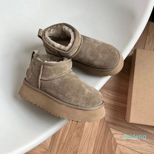 Mini bottes de styliste australiennes à plateforme pour hommes et femmes, bottines chaudes en cuir et fourrure, chaussures luxueuses, EU44, hiver