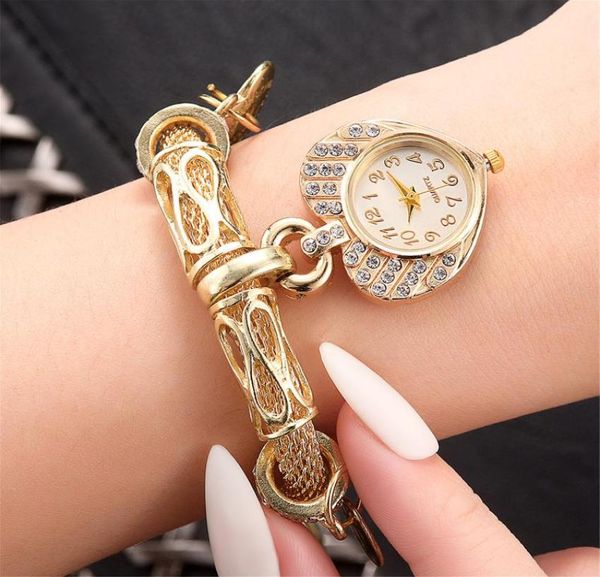 Femmes039s Bracelet Watch Love Heart Dial Down en acier inoxydable Crystal Strap de luxe Montres analogiques Wristwatch Ladies Girls Reloj Gift1738632