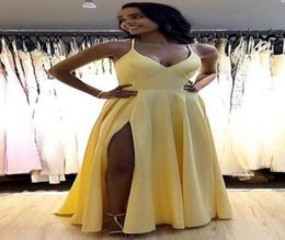 Femmes039s Sexy Deep Vneck Longues robes de soirée jaunes avec poches Abendkleider Robe de Sobree Longueur du plancher côté Slit Prom Gow9240300