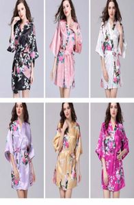 Dames039s slaapkleding kimono nacht gewaad kunstmatige zijde satijn bruid bruid bruidsmeisje gewaden korte bloemen badjas peignoir femme2600148