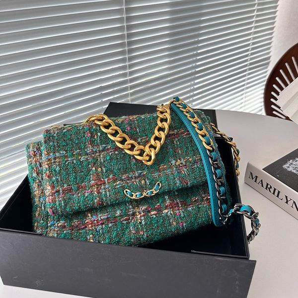 Bolsas verdes acolchadas de tweed de la serie 19 para mujeres con bolsillo de hombro de cartera de cargadería mediana con número de hombro de número de serie para el bolsillo de bloqueo para la primavera de verano 25x16 cm