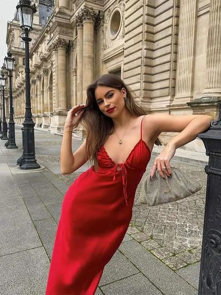 Robe Maxi en Satin rouge pour femmes, dos nu, Sexy, élégante, col en V, manches à lacets, pour dames, haute rue, 2024, 240312