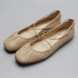 Bands de ballet pour femmes Slip sur une chaussure plate Toe Toe Solide Sole Boat Chaussures confortables Mesdames 240329