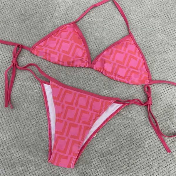 Maillot de bain Bikini pour femmes, imprimé de lettres, à la mode, couleurs assorties, avec coussinets, pour les vacances d'été, rouge