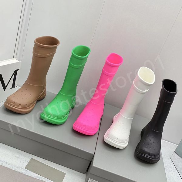 Femmes Bottes Sur Le Genou Mode Paris Designer Chaussures Botte De Pluie Rose Noir Blanc Vert EVA Chaussons De Luxe Dames Hiver Chaussure Imperméable Clogg