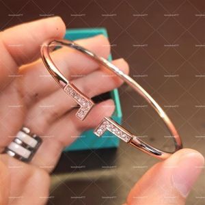 Bracelets pour femmes Bijoux de marque Or rose Platine Diamant Blanc Fritillaria Bracelet ouvert Bracelet de créateur de mode Love Girlfrien218r