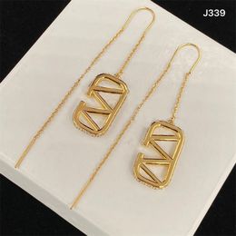 Womens Brand Designer Gold Silver Diamond Earring Luxurys Chain Hanger Stud Oorringen Sieraden Womanen Fashion Letter V Hoops Oording 2303293BF