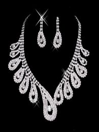 Dames Bruids Bruiloft Sieraden Sets Optocht Strass Prachtige Sprankelende Zilveren Ketting Oorbellen Voor Feest Bruids Accessoires9075259