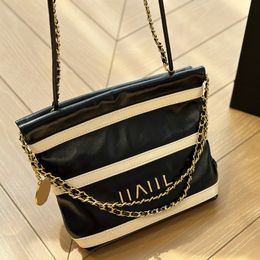 Veau féminin Classic 22 Mini Stripe Shopping Sacs à bandoulière Huile Cuir de cire avec portefeuille Coin Ghw Crossbody Bodage Handsbags Pocket Panda à deux tons 19x18cm