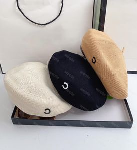 Casquettes pour femmes Bonnet tricoté Chapeau de créateur Femmes Chapeaux de plage Bérets en soie glacée Été Dame Chapeau de paille Simple Marque De Luxe Bonnet Bonnet Weot5551417