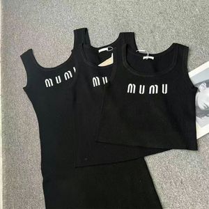 Robes décontractées pour femmes Shirts de gilet de créateur sans manches sur les chars courts chemises plats plats femme slim slim