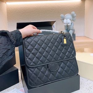 Bolsos de mochila negros de cuero de caviar para mujer Bolsos de hombro con entramado de diamantes Classis Messenger con asa superior Tote Carta Insignia Equipaje Bolsillo de gran capacidad 31CM