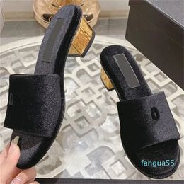 Damen-Sandalen mit klobigem Absatz, Slip-on-Hausschuhe, Designer-Slipper aus Schaffell-Stoff, Pantoletten, Outdoor-Freizeitschuh, Luxurys Damen, runde Zehen, Strand