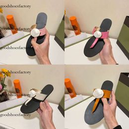 Chaussures classiques pour femmes Sandales Sandales strings pour femme pantoufles en cuir dupe Designer Slide Slipper Flip Flops with Box Edition Original