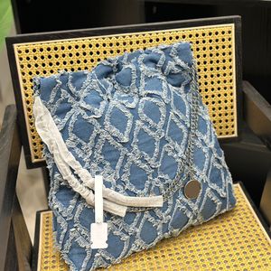 Borla de mezclilla para mujer 22 Bolsos de compras acolchados Jeans Vaquero Bolsos de gran capacidad Monedero Monedero Metal plateado Hardware Matelasse Cadena Crossbody Monedero 35CM / 20cm