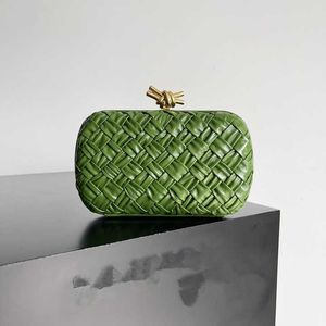 Sac de créateur de femmes classiques Bottegga Sac nouée Décoration Sacs de soirée Luxury Clutchags Fashion Soft Redded Handsbag 919
