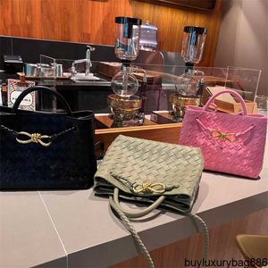 Bolsos de diseñador para mujer BottegvVeneta Totes Bolsos Bolsos tejidos de cuero 2023 Verano Nueva piel de vaca tejida Cesta de repollo Bolso para mujer Bolso cruzado de un solo hombro Handhe HB78