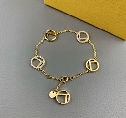Womens Designer Bracelet Brand Classic Letters Heren armbanden Gold Fashion Pearl Bracelet Luxe Designer Sieraden No Box