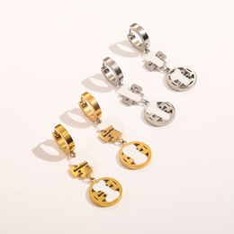 Marca de diseñador para mujer Pendientes de botón con letras Chapado en oro de 18 quilates Pendiente de diamantes de imitación de cristal irregular geométrico Accesorio de joyería de boda de lujo