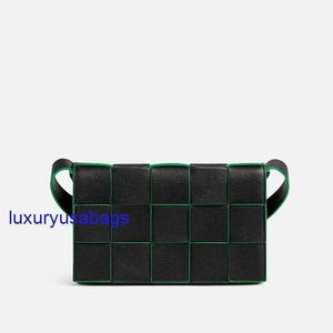 Damesontwerper Cassette Cross-Body Bag Botegaveneta Luxe Kleine/Classic Intraccio Leather Cross Body Body Single Interior Zip Pocket Magnetic Sluiting OQ53