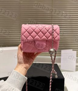 Diseñador de mujer Mini Mini Flap Square Lambsker Bolsas de hombro de piel de cordero plateado Pearl Bead Ball Purse Shw Hardware de metal Bolsos de hombro de la caracolio 17 cm