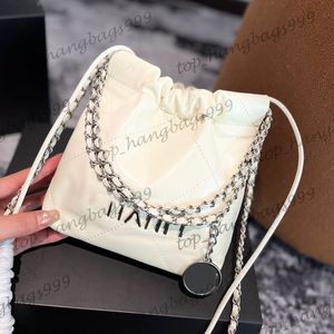 Designer pour femmes classiques monteries matelasses à crampons 22 Sacs de carrosserie Cross Sacs Sac à main à chaîne argentée avec charme de pièce Vinatge Luxury Purse Blanc Blanc 18x20cm