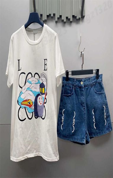 Ropa de diseñador para mujeres pantalones de dos piezas Serie Totoro Train estampado de manga corta camiseta y pantalones cortos de mezclilla.