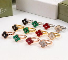 Womens Designer Clover Ringen Mode Fourleaf Bloemen Band Diamanten Ring Shell Titanium Staal Liefhebbers Ring Sieraden8048270