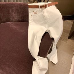 Pantalones de mezclilla de diseñador para mujer con cinturón Jeans de moda clásicos Girl Lady Hiphop Street Style Pantalón blanco