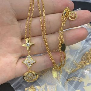 Marca de diseñador de mujer marca de cuatro hojas collar colgante de diamantes clásico joyas de acero de titanio de oro