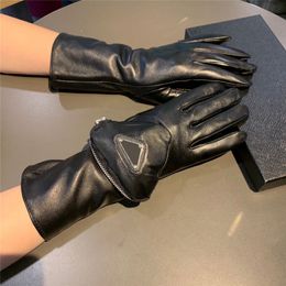 Guantes de diseñador de mujeres Mandas de piel de oveja de la marca con bolsillo Glove de lujo Five Fingers Cashmere Mitts Touch Screen With Box