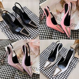 Talons de créateurs pour femmes chaussures habillées avec avenue avenue en cuir breveté pompes sandales sandales noir blanc lilas dames mode classique talon sandale
