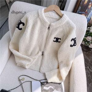 Sweat à capuche pour femme 2023 Nouveau Arc de Triomphe broderie tricoté cardigan manteau tempérament féminin parfum avancé sens petite foule pull tendance