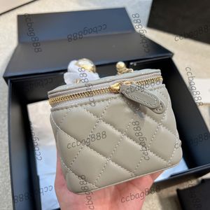 Femmes Designer Lambskin Mini Cosmétique Boîte Sacs Avec Crush Boule D'or En Métal Matelasse Chaîne Bandoulière Épaule Minuscule Vanité Extérieure Sacoche Porte-Monnaie56