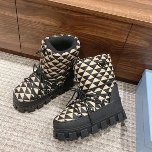 warme Martin dames Designer winterlaars mode heren schoen Zwarte sneeuw Hoge kwaliteit 2024 mew Luxe platform reizen platte outdoor laarzen driehoekige schoenen cadeau laarsjes Nylon