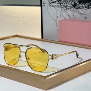 Designer des lunettes de soleil à cadre ovale pour femmes avec cadre en métal en acétate et objectifs polyamides SMU52 pour femmes luxueuses lunettes de soleil radioprotection polarisantes