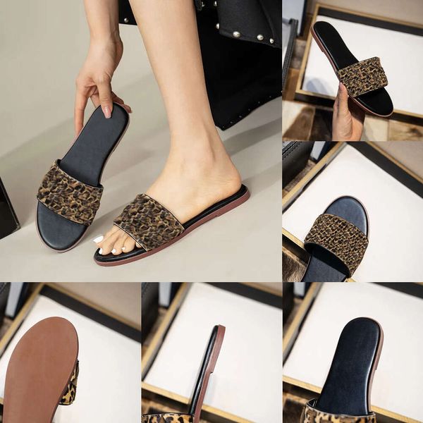 Sandales de créateurs pour femmes glissades glissades à imprimé léopard pantoufles de luxe métalliques sandales femmes Mules d'été plates confortables tongs confortables