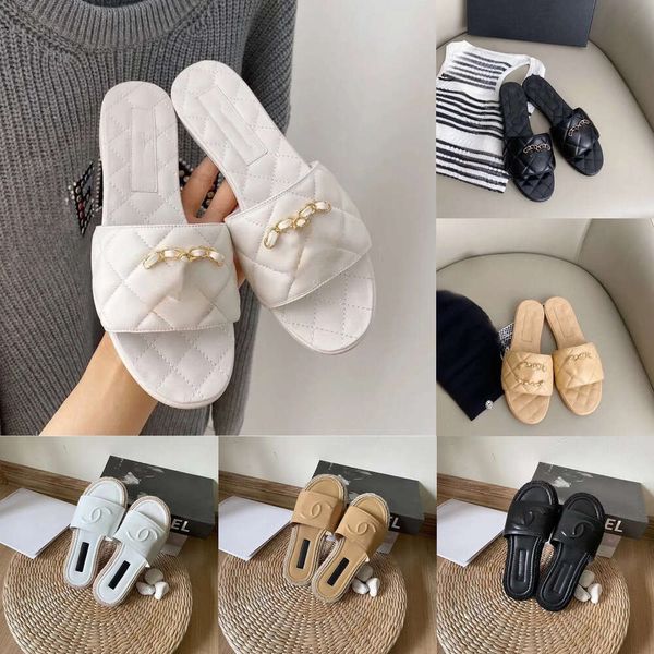 sandales de créateurs de femmes Summer Luxury Slippers Chain de sonne