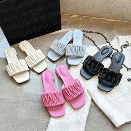 Slippers de créateurs pour femmes Matelasse Nappa en cuir plates Sandales Sandales Begonia Pink Beige Fuchsia bleu bleu blanc Fashion Fashion Summer plage Rubber Sandale