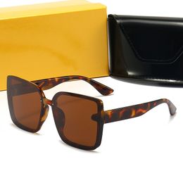 Lunettes de soleil design pour femmes verres quadrilatères surdimensionnés PC plein cadre imprimé léopard lunettes de soleil mode hommes et femmes lunettes de soleil protection solaire légère