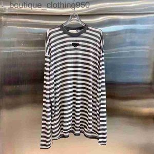 Womens Designer T Shirt Mince Protection Solaire À Manches Longues Col Rond Noir Et Blanc Stripe Tshirt Femmes Grand Age Réduire Ice Silk Top