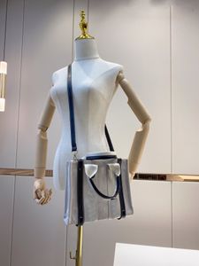 Womens Designer Tote Bags Lady Luxury Bag Brand 5A Sac à main en toile de haute qualité Sacs à provisions de grande capacité Casual Eveningbag Fashion Cross Body Medium Shoulder-Bag