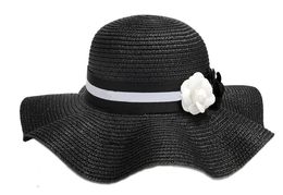 Designer femme triangle lettre chapeau de paille avec une fleur de fleur blanche capuchon haut de soleil chapeau de soleil chat tricot chapeau pour hommes
