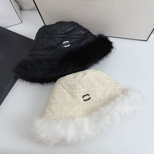 23SS Classic Designer Automne Hiver Style Chaud Bonnet Chapeaux Hommes et Femmes Marque De Mode Double Lettre C Universel Bonnet Tricoté Automne Laine Extérieur Chaud Crâne Caps