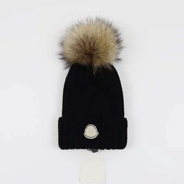 Femmes Designer Laine Hiver Bonnet d'hiver Cadeau Chapeau Pompons Tricotés Femmes Chunky Tricot Épais Chaud Fausse Fourrure Pom Bonnets Chapeaux Femme Bonnet Pomp s p