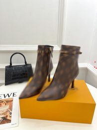 Womens Designers Boots Cuir Martin Cheville Chaelsea Boot Fashion Wave Semelle extérieure en caoutchouc coloré Sangle élastique Plate-forme de luxe TYRE bottega -N200