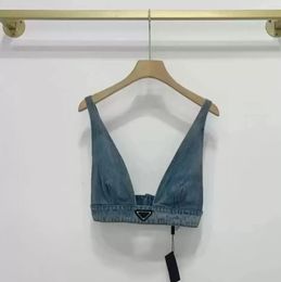 Womens Designers T-shirts Sous-vêtements avec insigne de triangle en métal Sexy Deep V Denim Sling Tube Tops Vêtements pour femmes