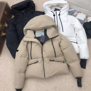 Femmes Doudoune Parkas Manteaux Dames Mode Veste Courte Outwear Hiver Coupe-Vent À Capuchon Classique Triangle Lettre Design Top Qualité 887