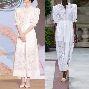 Damesjurk Europees modemerk Witte katoenen geborduurde uitgeholde parelhanger met pofmouwen en verzamelde taille midi-jurk
